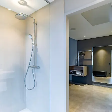 Elaya Kevelaer, Trademark Collection By Wyndham 호텔 3*